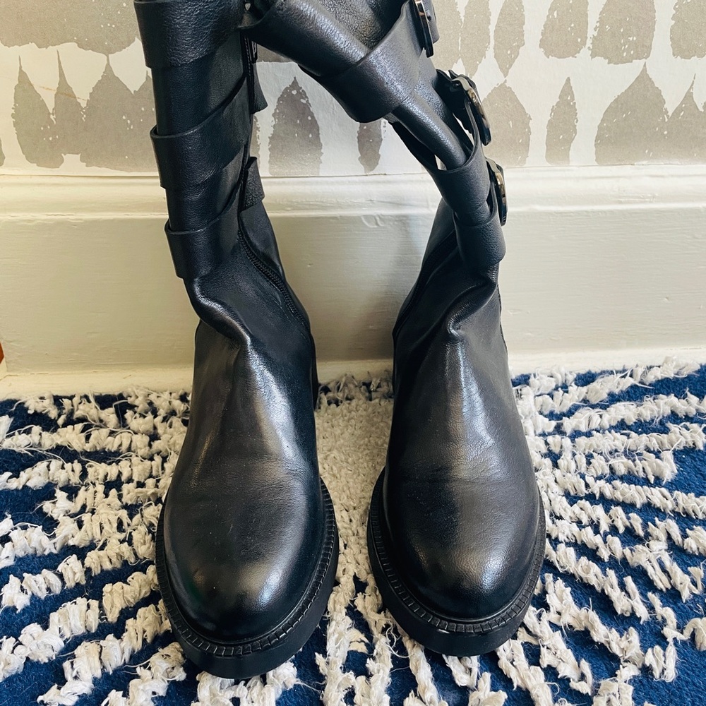 Stylish Black Buckle Boots